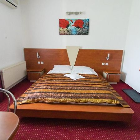 Pensiunea Full Târgu-Mureş Exterior foto