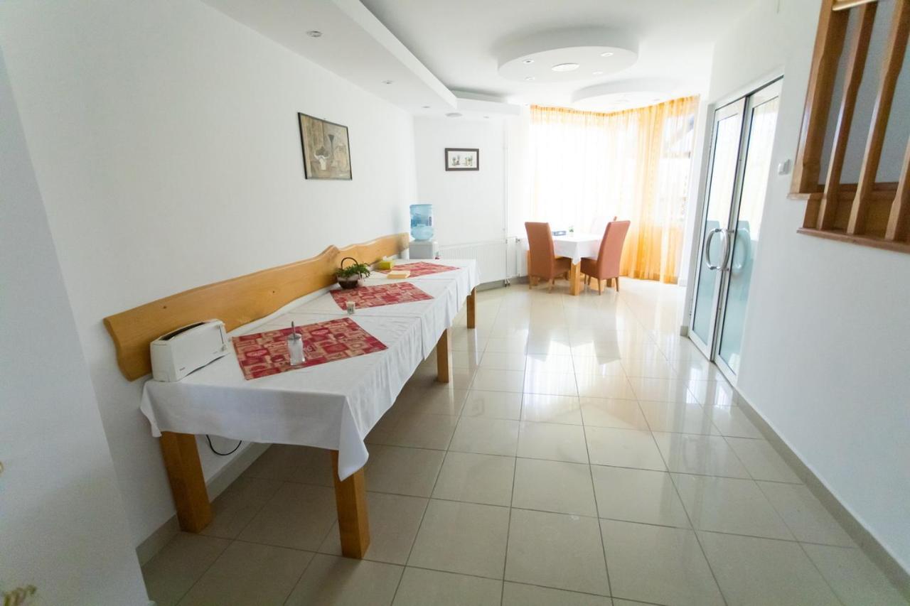 Pensiunea Full Târgu-Mureş Exterior foto